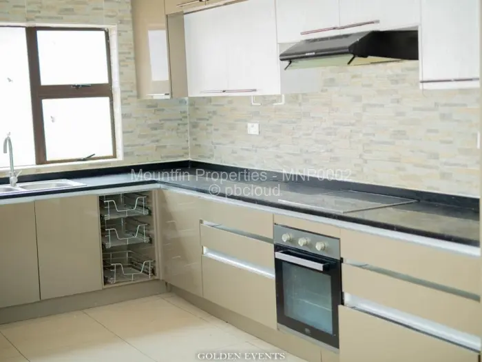 Flat/Apartment to Rent in Greystone Park, Harare