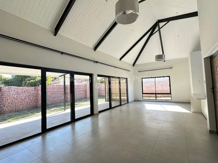 Townhouse/Cluster to Rent in Greendale