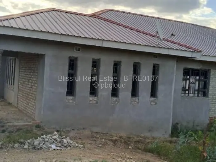 4 Bedroom House for Sale in Chitungwiza, Chitungwiza