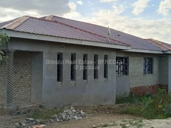 4 Bedroom House for Sale in Chitungwiza, Chitungwiza
