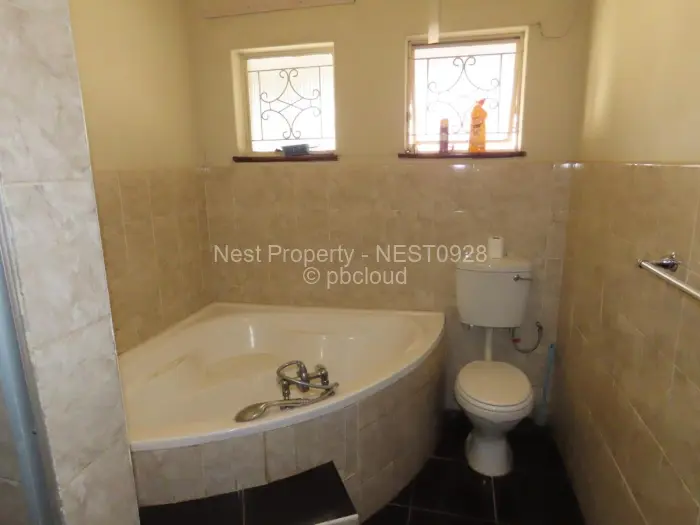 4 Bedroom House for Sale in Alexandra Park, Harare
