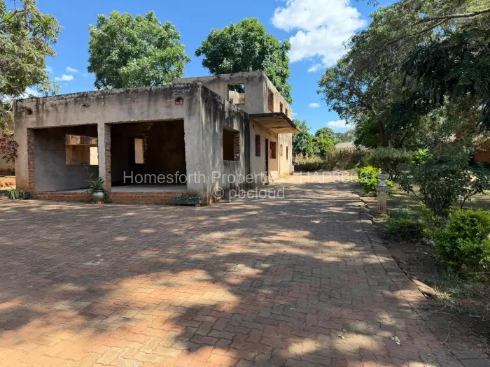 5 Bedroom House for Sale in Carrick Creagh Estate, Harare