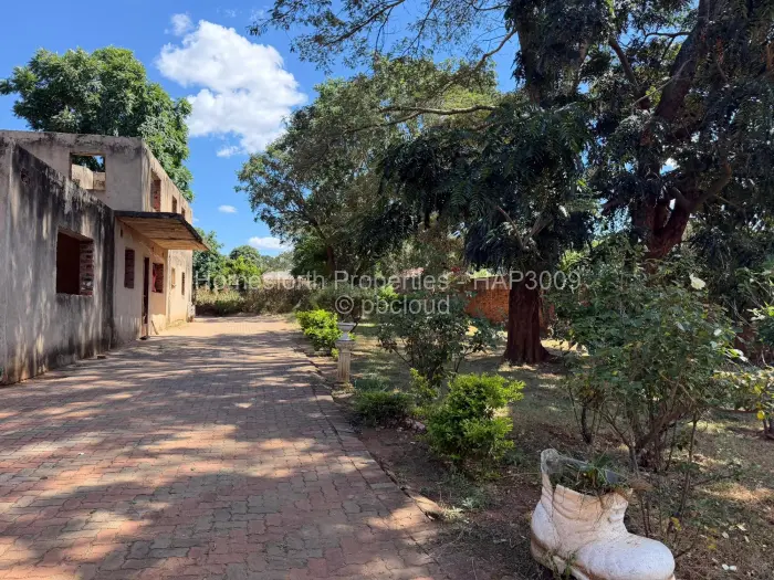 5 Bedroom House for Sale in Carrick Creagh Estate, Harare