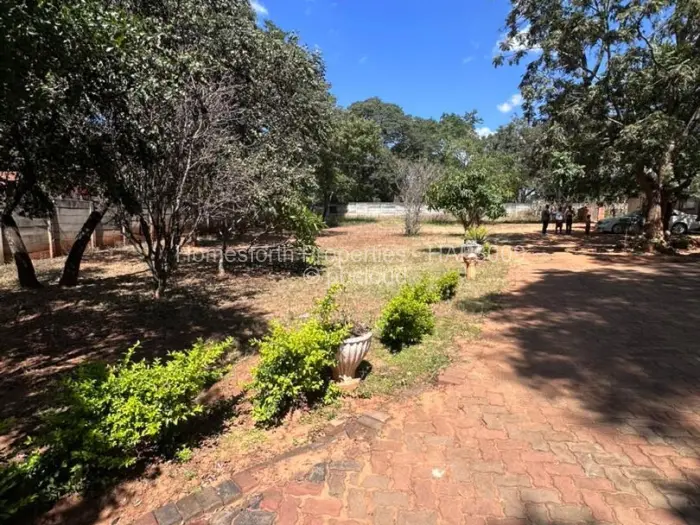 5 Bedroom House for Sale in Carrick Creagh Estate, Harare
