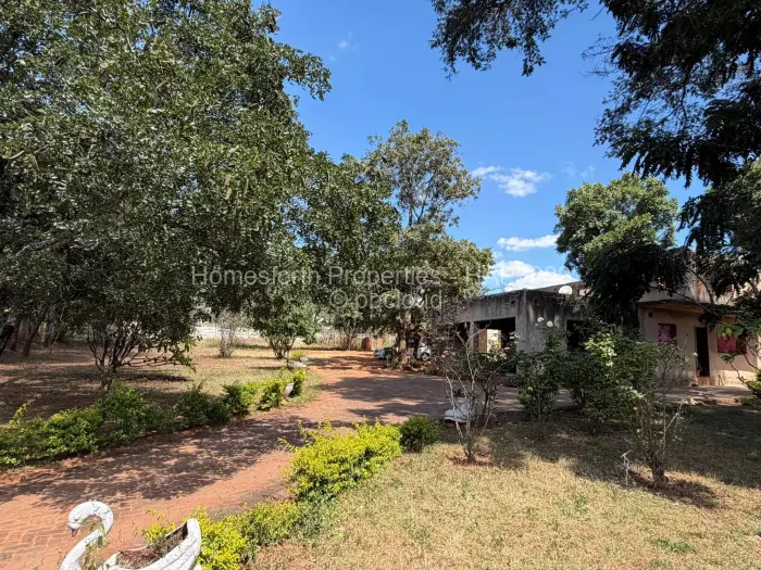 5 Bedroom House for Sale in Carrick Creagh Estate, Harare