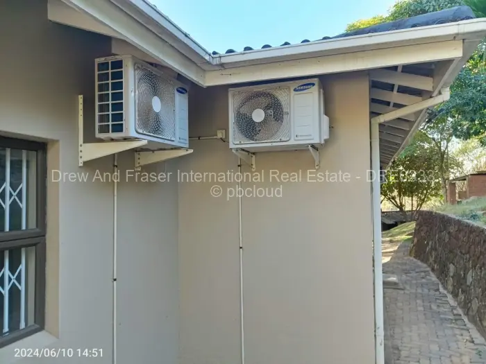 4 Bedroom House for Sale in Glen Lorne, Harare