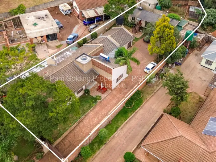 5 Bedroom House for Sale in Kambuzuma, Harare