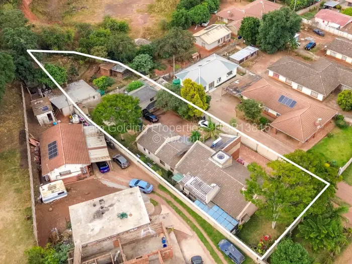 5 Bedroom House for Sale in Kambuzuma, Harare