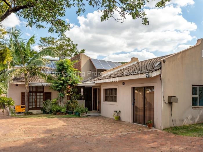 5 Bedroom House for Sale in Kambuzuma, Harare