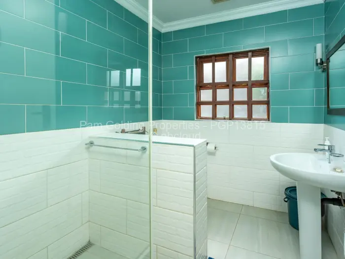 5 Bedroom House for Sale in Kambuzuma, Harare