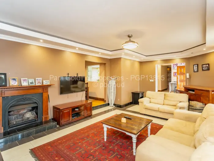 5 Bedroom House for Sale in Kambuzuma, Harare