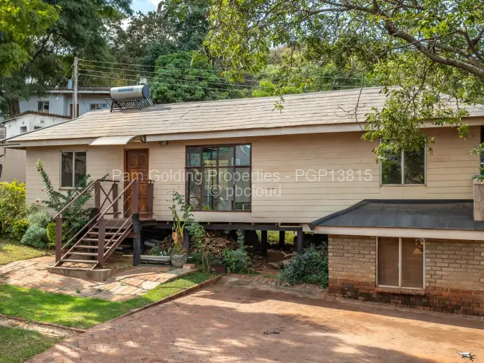 5 Bedroom House for Sale in Kambuzuma, Harare