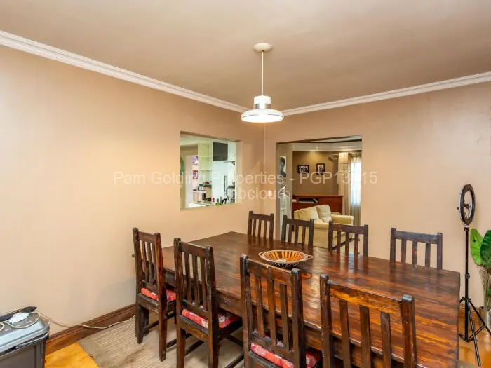 5 Bedroom House for Sale in Kambuzuma, Harare