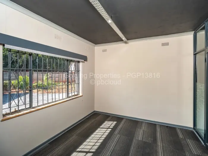 Office to Rent in Highlands