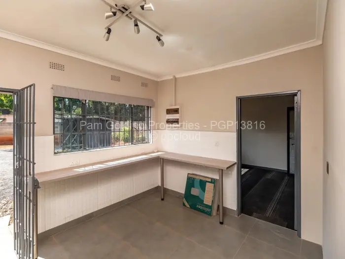 Office to Rent in Highlands