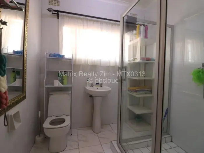 4 Bedroom House for Sale in Alexandra Park, Harare