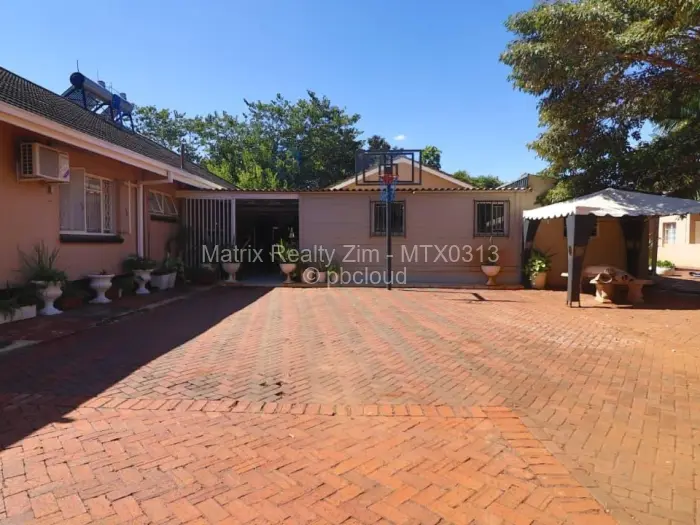 4 Bedroom House for Sale in Alexandra Park, Harare