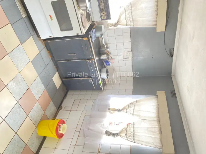 5 Bedroom House for Sale in Glenville, Bulawayo