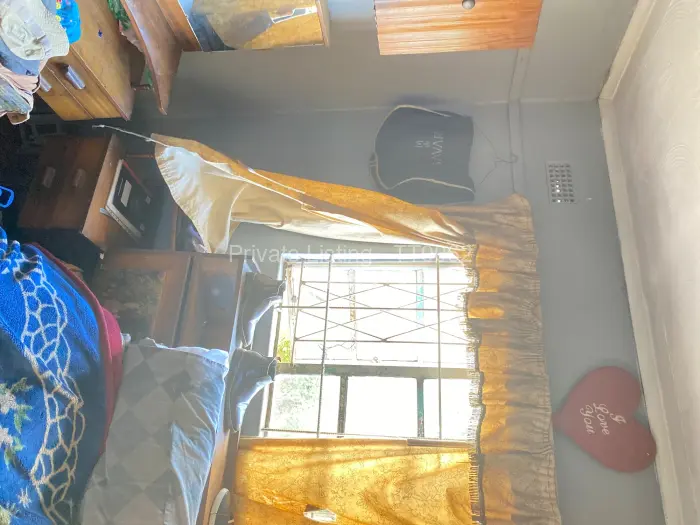 5 Bedroom House for Sale in Glenville, Bulawayo