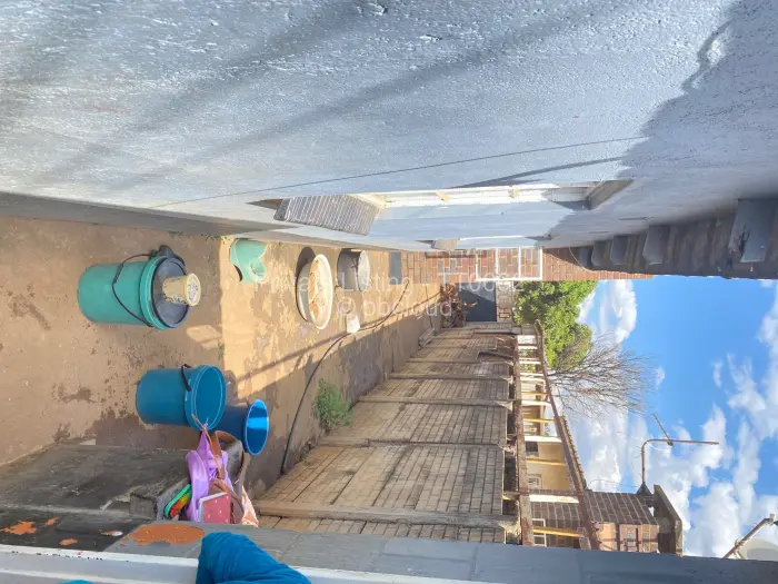 5 Bedroom House for Sale in Glenville, Bulawayo