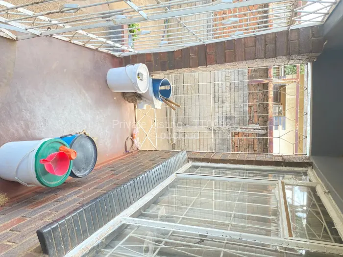 5 Bedroom House for Sale in Glenville, Bulawayo