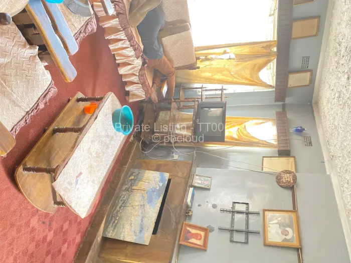 5 Bedroom House for Sale in Glenville, Bulawayo