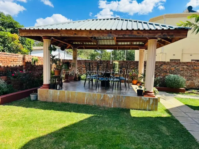 Flat/Apartment to Rent in Emerald Hill, Harare