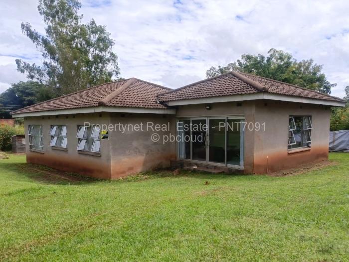 4 Bedroom Cottage/Garden Flat for Sale in Quinnington, Harare