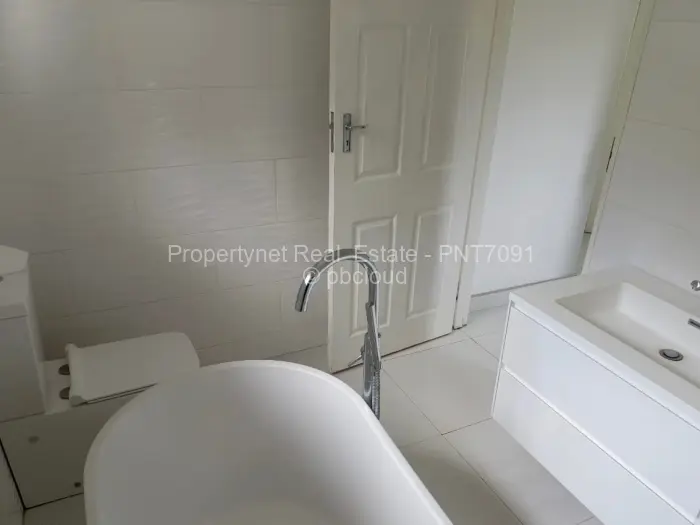 4 Bedroom Cottage/Garden Flat for Sale in Quinnington, Harare