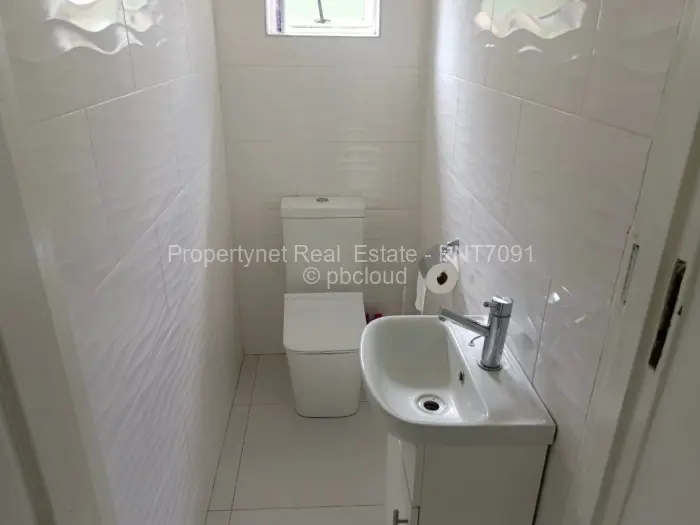 4 Bedroom Cottage/Garden Flat for Sale in Quinnington, Harare