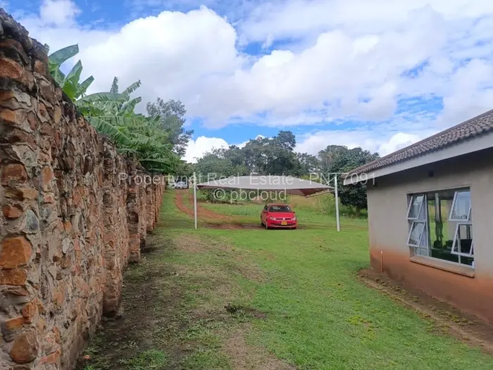 4 Bedroom Cottage/Garden Flat for Sale in Quinnington, Harare