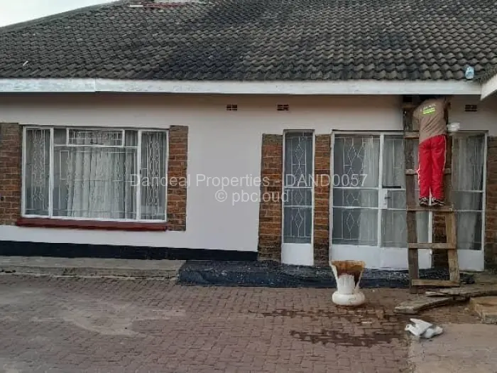 4 Bedroom House to Rent in Mainway Meadows, Harare