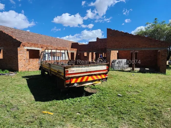 6 Bedroom House for Sale in Marlborough, Harare