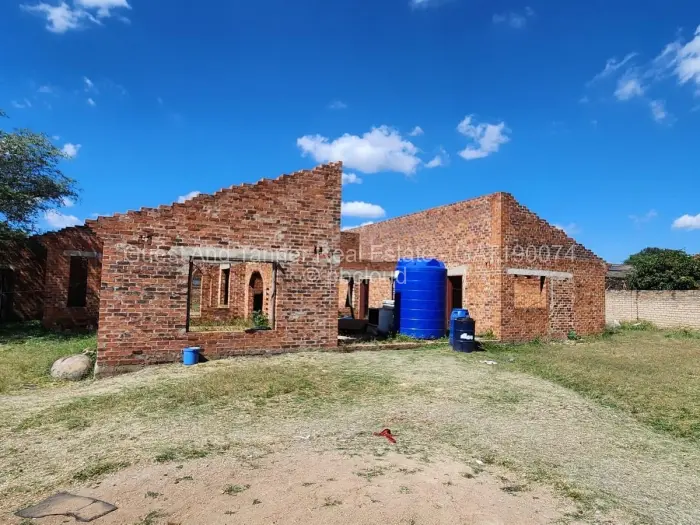 6 Bedroom House for Sale in Marlborough, Harare