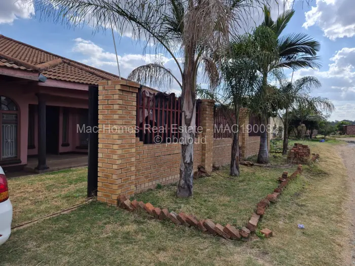 4 Bedroom House for Sale in Lenana Park, Harare