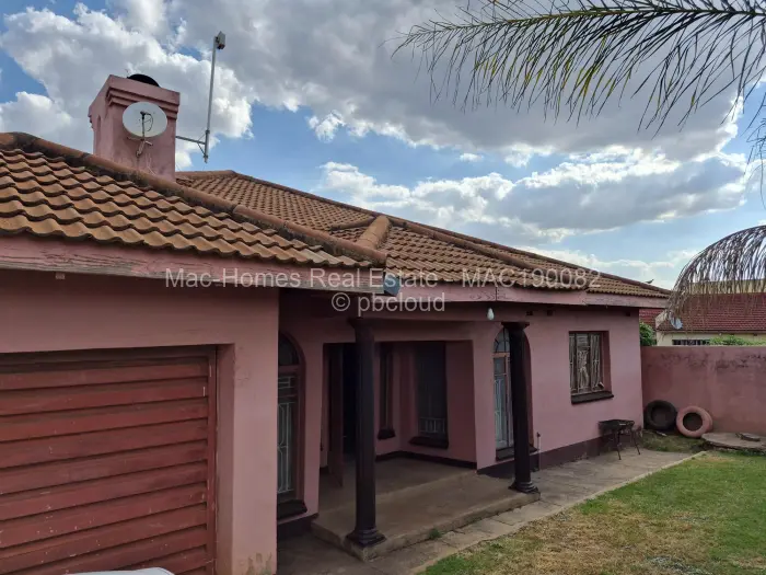 4 Bedroom House for Sale in Lenana Park, Harare