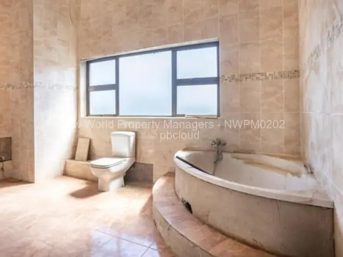 6 Bedroom House for Sale in Carrick Creagh Estate, Harare
