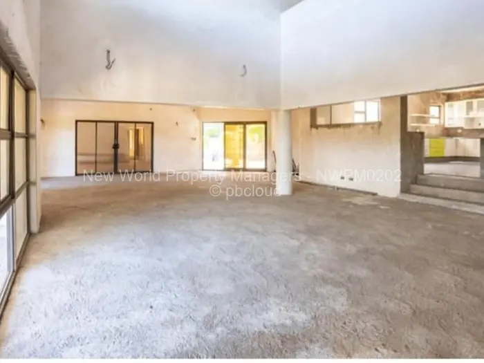 6 Bedroom House for Sale in Carrick Creagh Estate, Harare