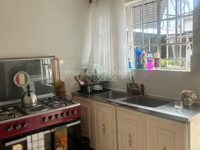 2 Bedroom Cottage/Garden Flat for Sale in Avondale, Harare