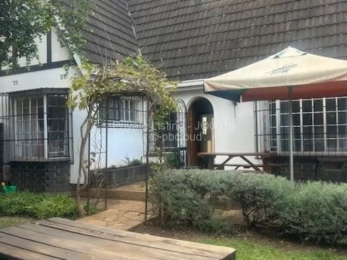 2 Bedroom Cottage/Garden Flat for Sale in Avondale, Harare