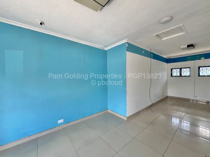 Retail/Shop to Rent in Gunhill