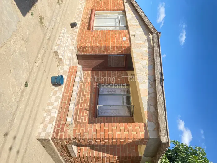 5 Bedroom House for Sale in Chitungwiza, Chitungwiza