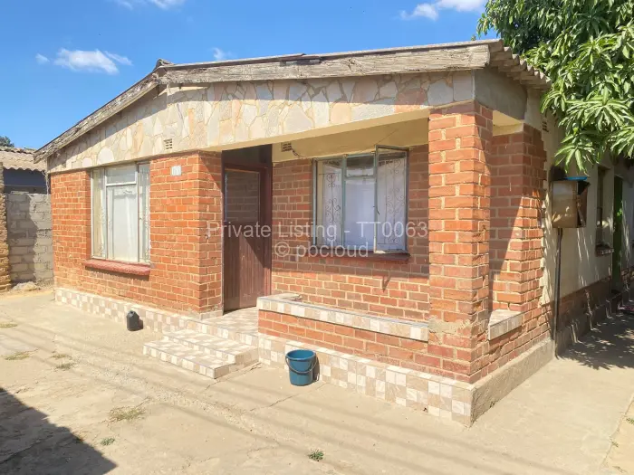 5 Bedroom House for Sale in Chitungwiza, Chitungwiza