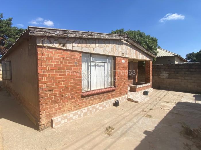 5 Bedroom House for Sale in Chitungwiza, Chitungwiza