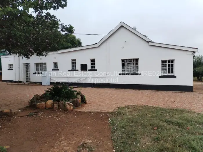 3 Bedroom House for Sale in Matsheumhlope, Bulawayo
