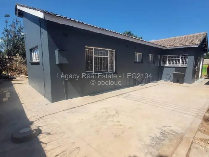 4 Bedroom House for Sale in Zimre Park, Harare