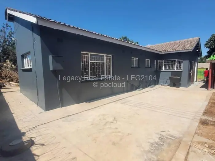 4 Bedroom House for Sale in Zimre Park, Harare