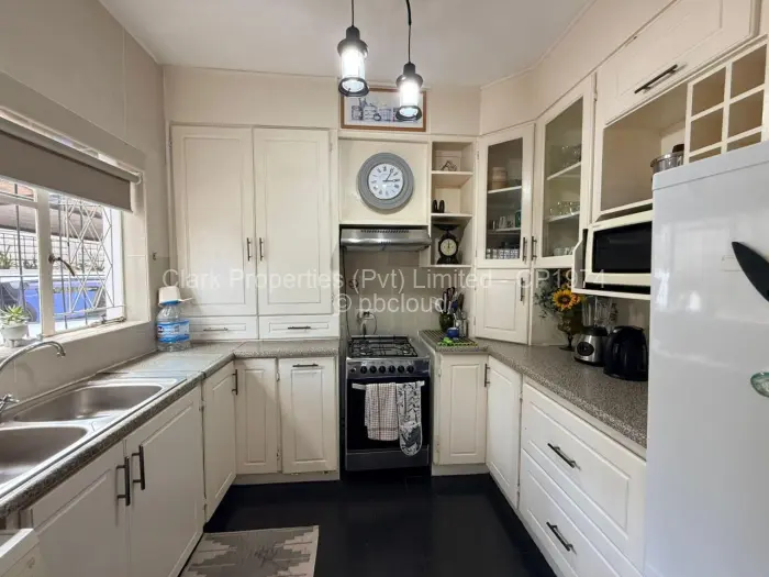 Flat/Apartment to Rent in Avondale