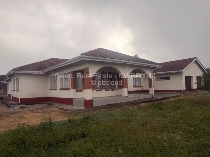 5 Bedroom House for Sale in Southview, Gweru