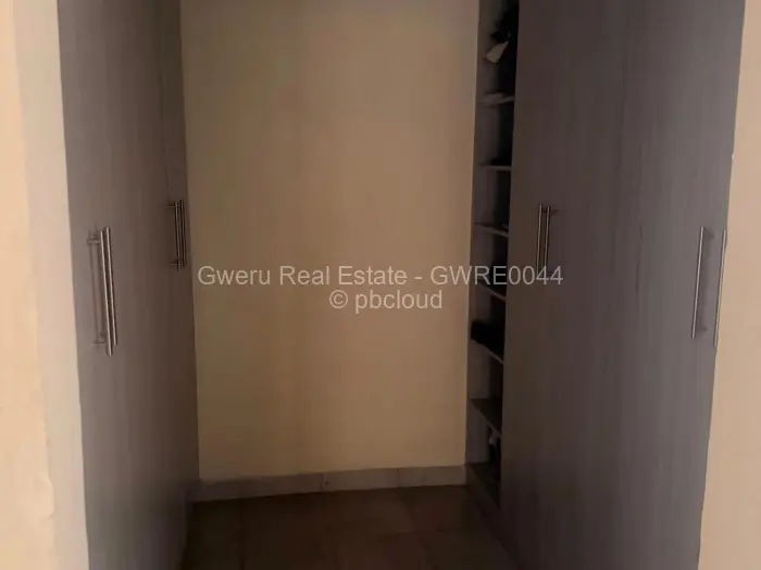 5 Bedroom House for Sale in Southview, Gweru